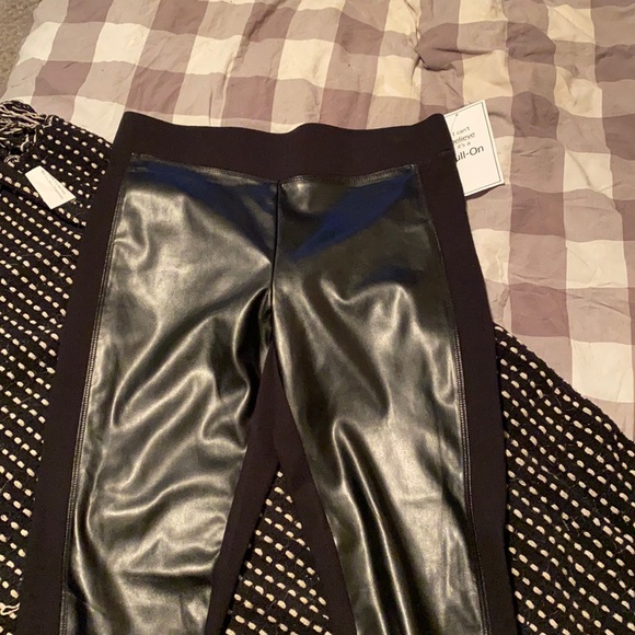 jules&leopold Pants - Super adorable pleather in the front leggings!!!